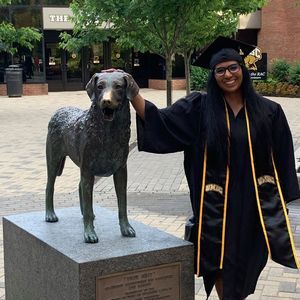 Meet your Posher, Crystal